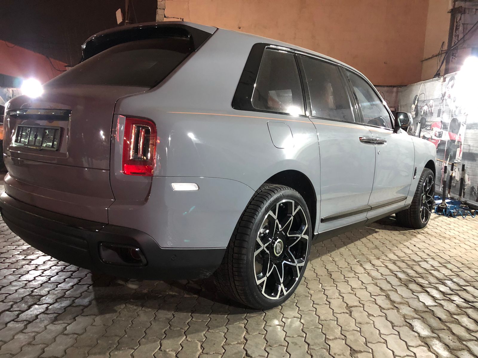 Rolls Royce Cullinan на 23" кованых дисках нашего производства фото 1